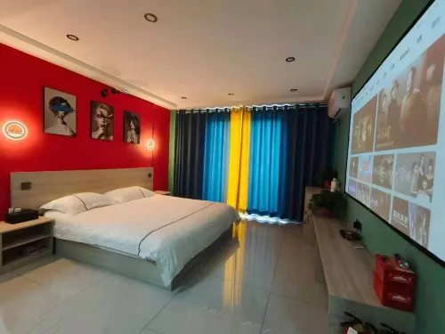 Moye Movie Homestay (Renmin Road Jiaozuo University) - balcony
