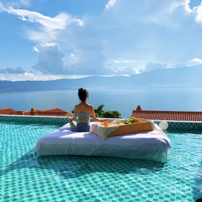 Haizhaoshan • 270-Degree Cliff Seaview Holiday Villa (Dali Haidongfang) Hotels near Youbang Happy Valley