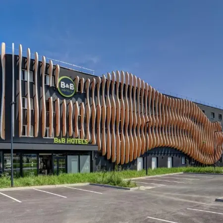 B&B Hotel Evian Publier Отели рядом с достопримечательностью «Железнодорожный вокзал Эвиан»