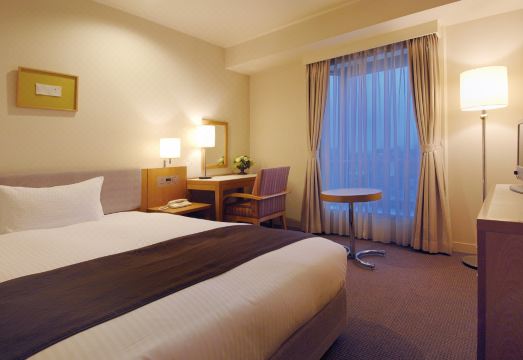 5. 램브란트 호텔 ..