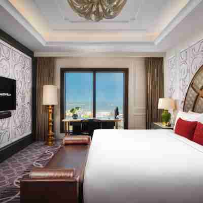 THE KARL LAGERFELD Rooms