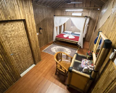 Tadom Hill Resorts Hotel di Tanjung Dua Belas