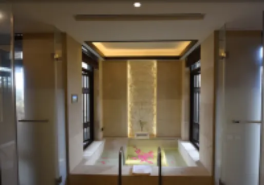 峨眉山觀景温泉湯屋