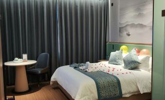 STARSHINE HOTEL (Yichang Shuiyuecheng Shopping Center)