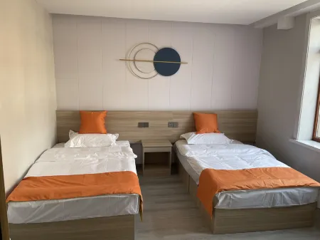 Qingyuan Holiday Business Hotel