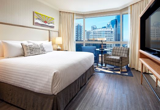 6. 더 브리스톨 호..