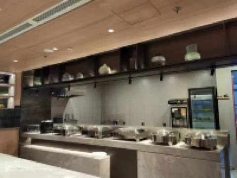 Longyue Hotel (Xiangyang Railway Station Wanda Plaza)