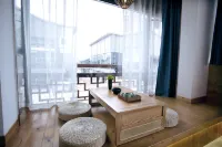 Chongzhou Yuetengxi Homestay (Wanda Plaza Yanhuachi) - parking