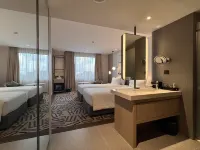 Mercure Kuala Lumpur Glenmarie Hotels near Evolve Concept Mall