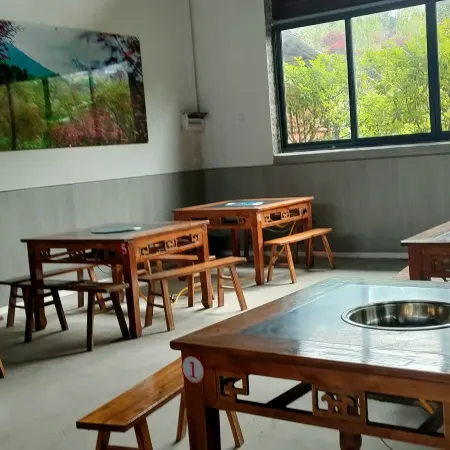 Shili Hongfeng Country Tourism Holiday Homestay