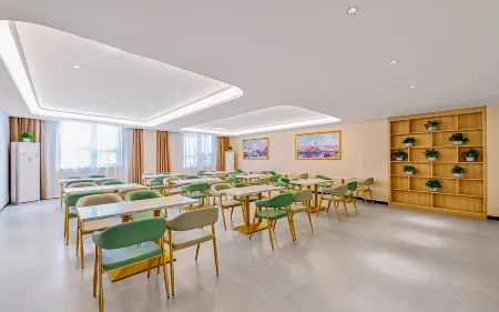 Vienna 3 Best Hotel (Huanjiang Maonan Jinjie Branch)