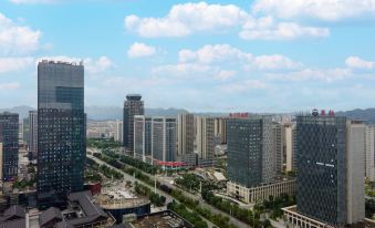 Vienna Hotel (Zunyi Xinpu Riyuexingcheng Branch)