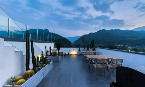 Luhyin hongya Hotel
