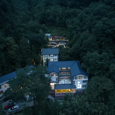 Mount Qingcheng Shanlishan Secret Forest Hot Spring Homestay โรงแรมใกล้เขาชิงเฉิง