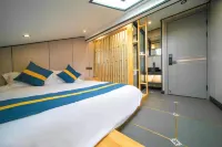 Putuo Mountain Yunyi Inn (Putuo Mountain Wharf Shop)