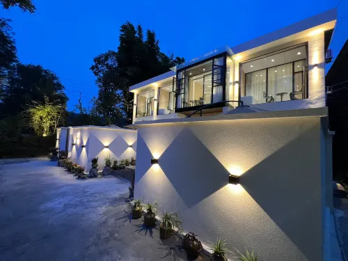 Ya'an Rulai Courtyard · Tangchen Private Hot Spring Homestay - Rooftop Pools