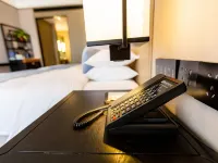 NANYANG REBECCA INTERNATIONAL RESORT HOTEL Hotels in Zhenping