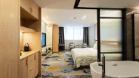 Laihui Hotel Hotels near Huaqiang Fishery