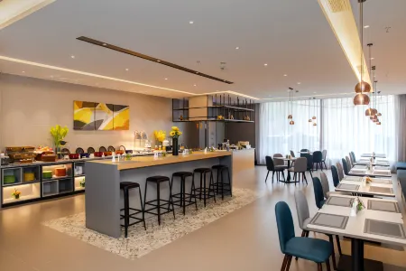 Homeinn Selected Hotel (Suzhou North Railway Station Cailian Plaza) Отели рядом с достопримечательностью «Soochow University(Yangchenghu Campus)»