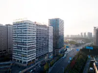 Jinxi Light Luxury Art Hotel (Baiyunhang Faliyang Branch) Hotels in Vicinity of Baiyun Changshan Pedestrian Street/Baiyun Park