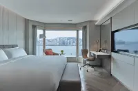 New World Millennium Hong Kong Hotel