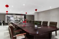 Royal Hotel (Xi'an Xianyang International Airport Wangfujing Outlet) Hotels in Xianyang
