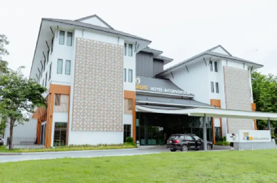 RUS Hotel & Convention Hotels near Wat Sakae