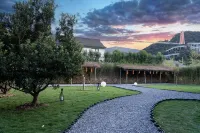 Flower Building Woshou Mountain Villa Hotels in Huzhou