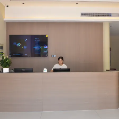 Lucheng Hotel (Andeli Plaza)