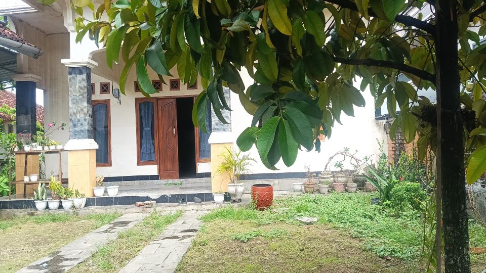 OYO 93425 Homestay Anisa
