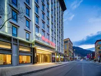 Basu Kangcheng Oxygen Supply Hotel (National Highway G318 County Government)