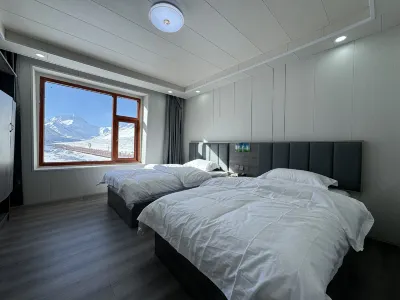 Rongbu Hotel Hotels near Mount Qomolangma