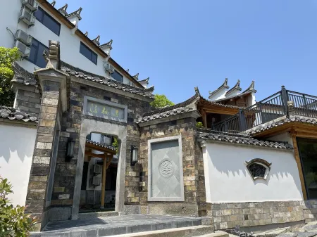 Huangshan Taiping Lake North Bank Yanqiju Отели рядом с достопримечательностью «Dongtianwan Scenic Spot»