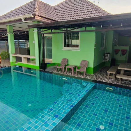 Chay Weng Pool Villa sattahip