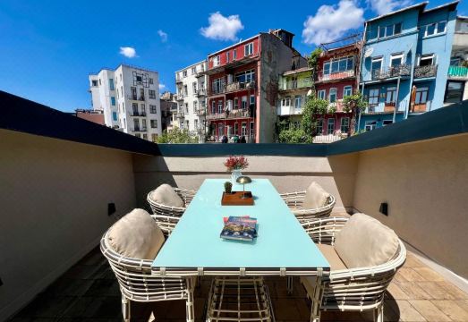 Weingart Suites Hotel