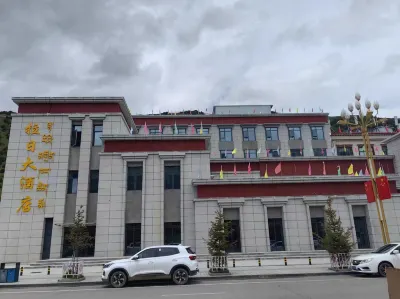 Lari Grand Hotel