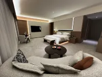 Sailimu Lake Xinmin Muyun Mountain Residence Hotel