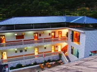Nuoyangcang Homestay Hoteles en Diebu