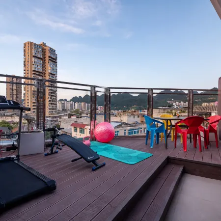 Sunny Day designer art space residential accommodation (Libo food street shop)