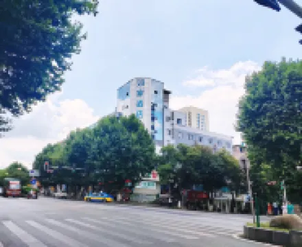 如家酒店（六盤水高鐵站人民廣場店） 鄰近鐘山公園的酒店