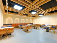 O.live Social Hotel (Changbaishan Beipo Distribution Center)