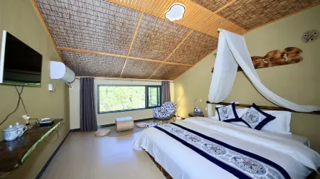 Sanqingshan Parent-child Hanshe Homestay Отели рядом с достопримечательностью «West Coast Scenic Area»