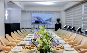 SFEEL Designer Hotel (Chongqing Nanbin Road Changjiang Cableway Store)