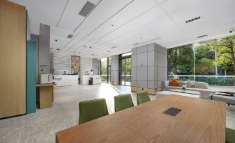 Country Inn & Suites by Radisson Hotel (Anshun Ancient City Gufu Street Store)