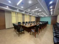 Wenfeng Hotel (Liaohe East Road)