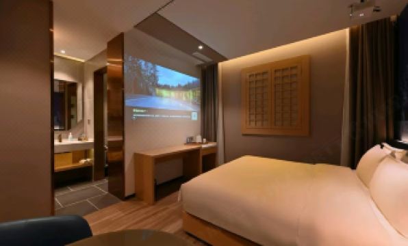 Risheng Apartment (Guangzhou High-speed Railway South Station Dazhou Metro Exit Shop)