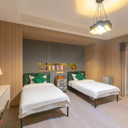 Floral Hotel · Nanjing Jiashuhui Boutique hotel (Qinhuai River Confucius Temple Laomen East Branch) Отели рядом с достопримечательностью «Ворота Чжунхуамынь»