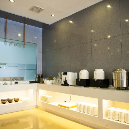 CJIA Serviced Apartment (Zhangjiakou Qingshuihe Middle Road) Отели рядом с достопримечательностью «Муниципальное Правительство Чжан Цзякоу»