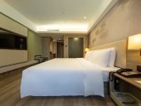 广州天河体育中心亚朵酒店 - 高级大床房