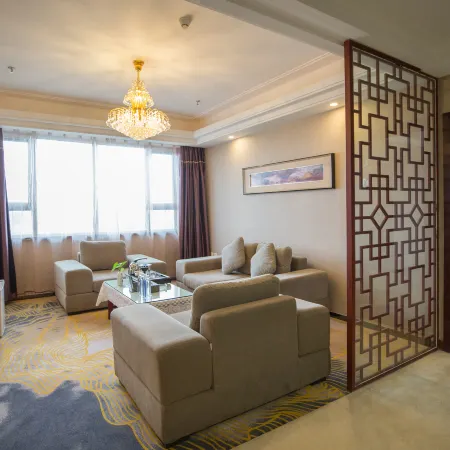 Huadong Hotel